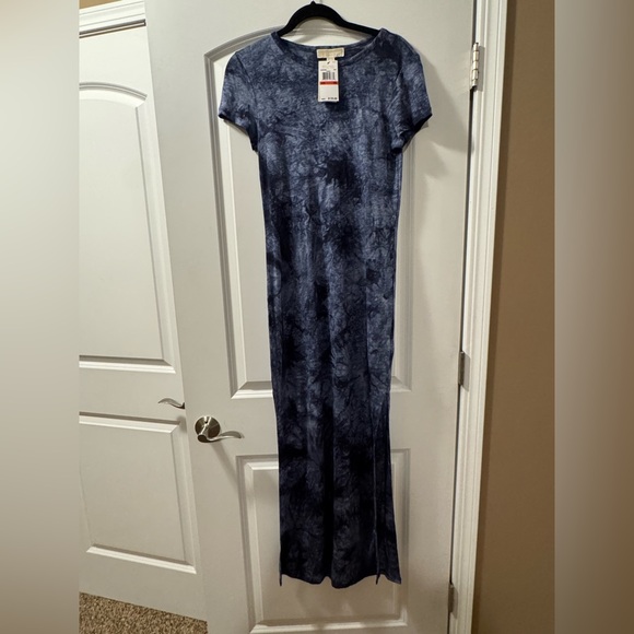 NEW MK MICHAEL KORS T SHIRT STYLE TIE DYE LONG MAXI DRESS SIDE SLITS SIZE XS - Picture 1 of 8